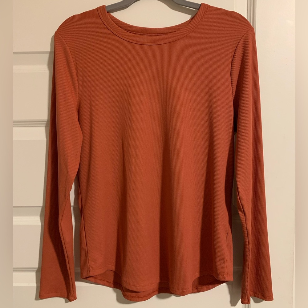 NWOT Women’s No Boundaries Long Sleeve Top